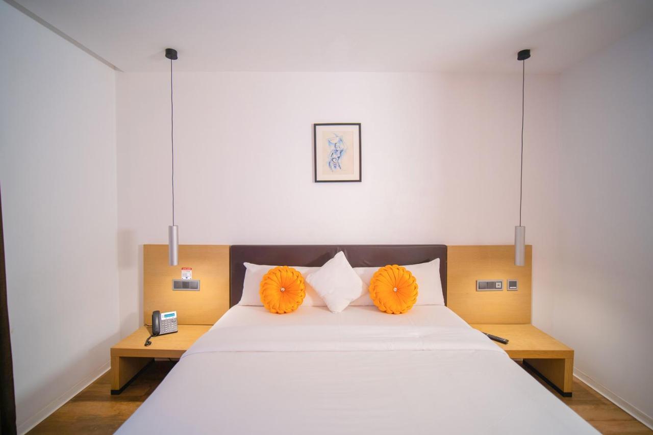 Sv Chrome Hotel Abuja Ngoại thất bức ảnh